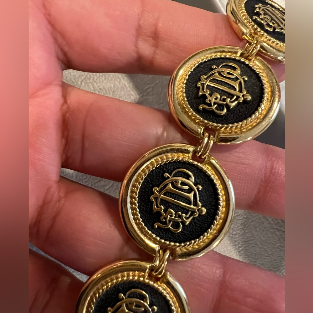 Dior Logo Insignia Medallion link Necklace - Picture 4 of 5